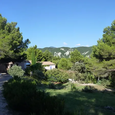 La Pinede Du Barroux - Alojamento de Acomodação e Pequeno-almoço Le Barroux